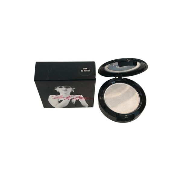 MAC Marilyn Monroe Eyeshadow (How to Marry) New Authentic 3g RARE